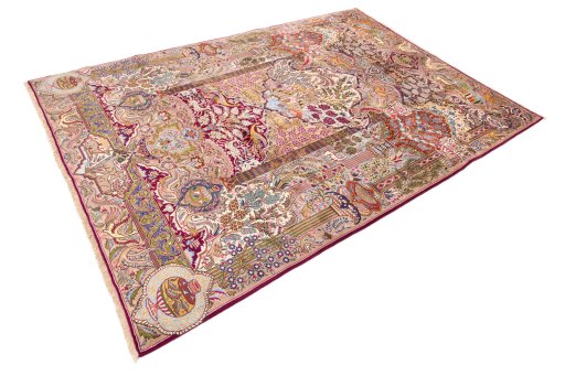 Close-up detail of 1965s Kashmar rug from Iran / Persia showing Wool weave