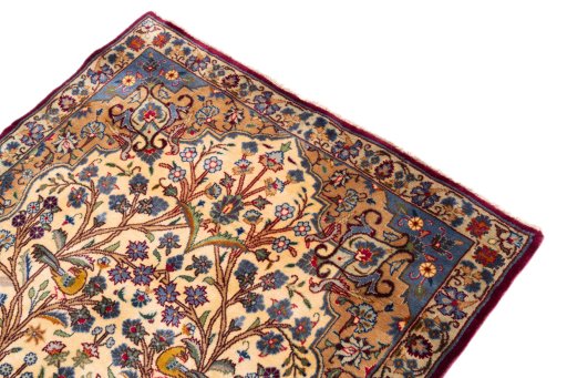 Surface texture of 2002s Kashmar rug with natural Wool and intricate pattern
