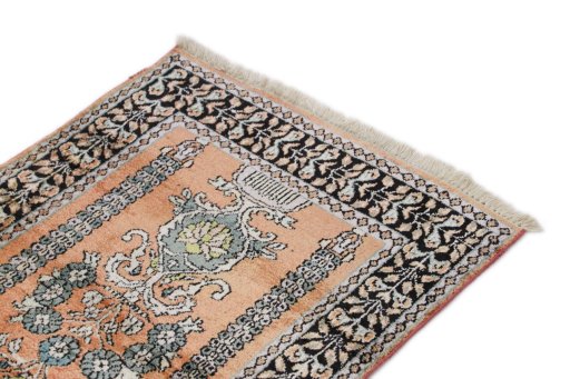 Surface texture of New Kashmar rug with natural Silk and intricate pattern
