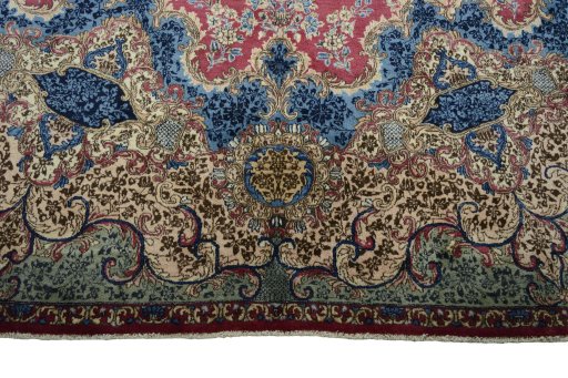 Full view of 1930s Kerman rug from Iran / Persia, 529 × 355 cm in Red tones