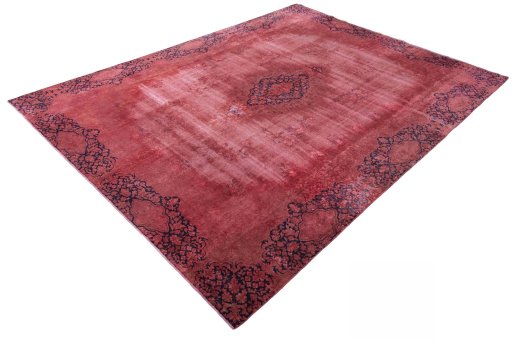 Corner detail of 1970s Kerman rug showing border pattern and Wool pile