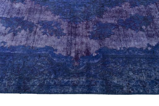 Corner detail of 1970s Kerman rug showing border pattern and Wool pile