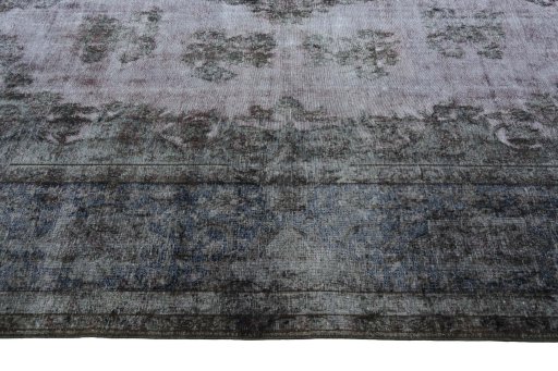 Full view of 1970s Kerman rug from Iran / Persia, 500 × 348 cm in Red tones