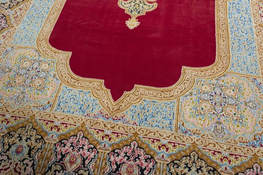 Close-up detail of 1970s Kerman rug from Iran / Persia showing Wool weave