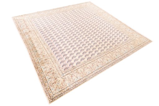 Corner detail of 1980s Kerman rug showing border pattern and Wool pile