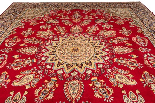 Corner detail of 1990s Kerman rug showing border pattern and Wool pile