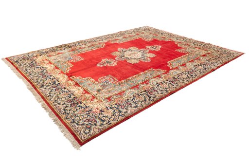 Close-up detail of 1990s Kerman rug from Iran / Persia showing Wool weave