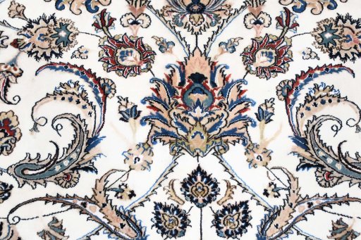 Surface texture of New Mashad rug with natural Wool and intricate pattern