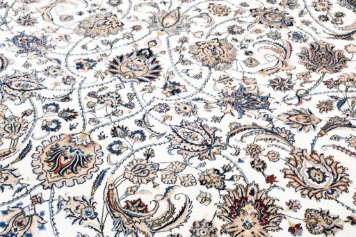 Close-up detail of New Mashad rug from Iran / Persia showing Wool weave
