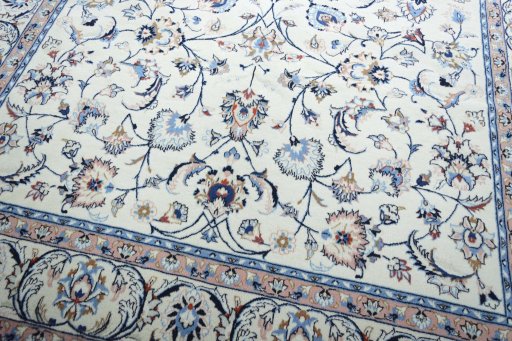 Close-up detail of New Mashad rug from Iran / Persia showing Wool weave