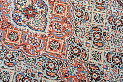 Surface texture of New Moud rug with natural Wool and intricate pattern