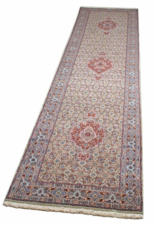 Close-up detail of New Moud rug from Iran / Persia showing Wool weave