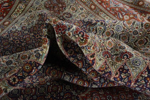 Surface texture of Unknown Moud rug with natural Cotton and intricate pattern