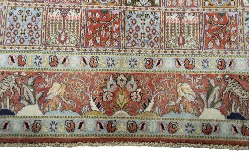 Central medallion detail of 2000s Moud rug from Iran / Persia