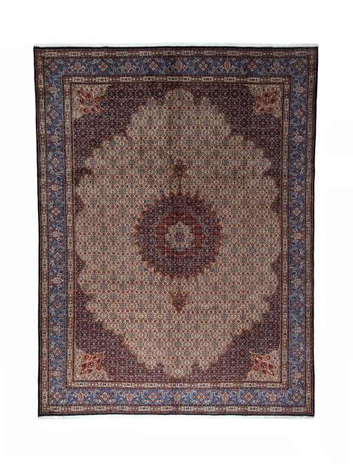 Full view of New Moud rug from Iran / Persia, 400 × 298 cm in Beige tones