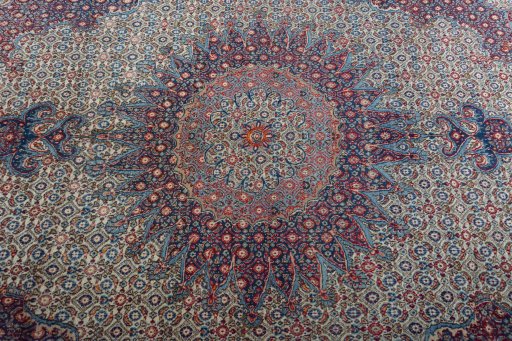 Central medallion detail of 2000s Moud rug from Iran / Persia