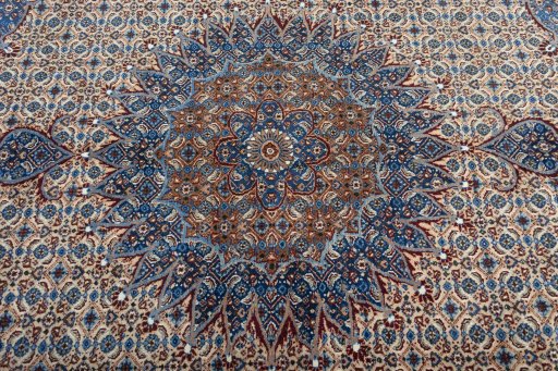 Central medallion detail of 2000s Moud rug from Iran / Persia