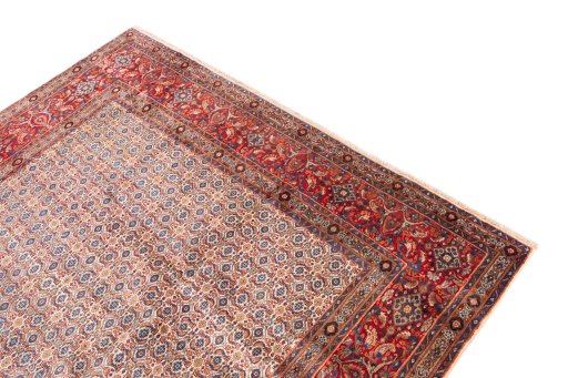 Surface texture of 1970s Moud rug with natural Wool and intricate pattern