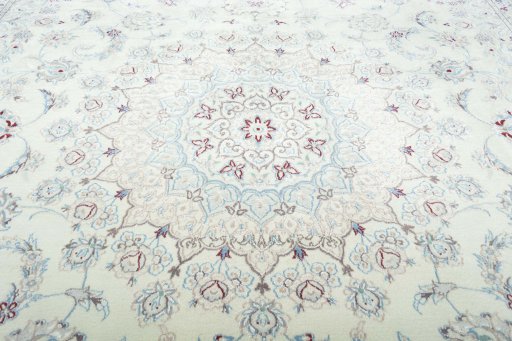 Central medallion detail of 2000s Nain rug from Iran / Persia