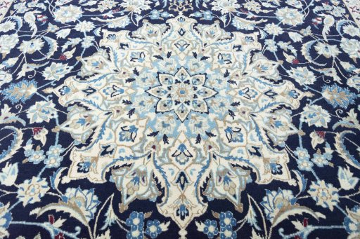 Central medallion detail of 2000s Nain rug from Iran / Persia
