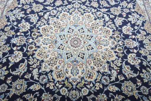 Central medallion detail of 2000s Nain rug from Iran / Persia