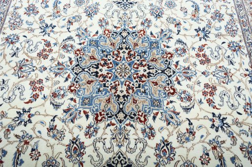 Central medallion detail of 2000s Nain rug from Iran / Persia