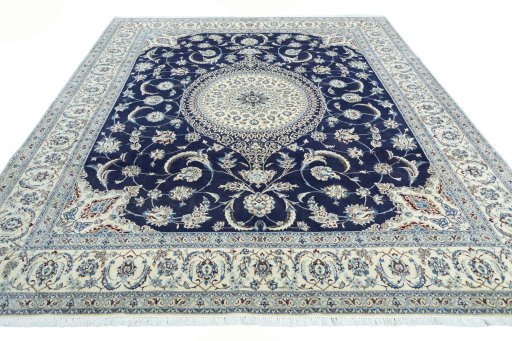 Surface texture of New Nain rug with natural Cork and intricate pattern