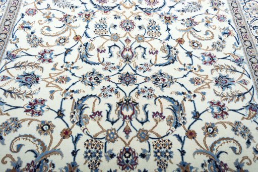 Central medallion detail of 2000s Nain rug from Iran / Persia
