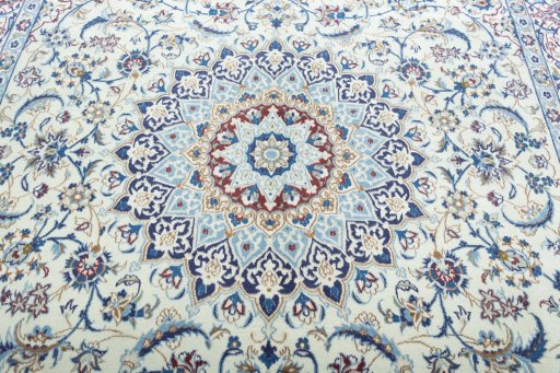 Central medallion detail of 2000s Nain rug from Iran / Persia