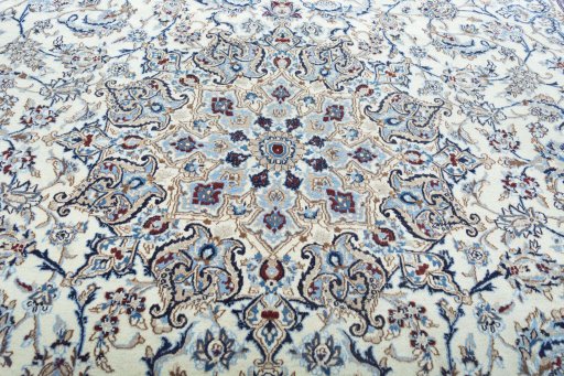 Central medallion detail of 2000s Nain rug from Iran / Persia