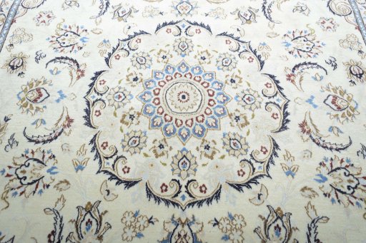 Central medallion detail of 2000s Nain rug from Iran / Persia