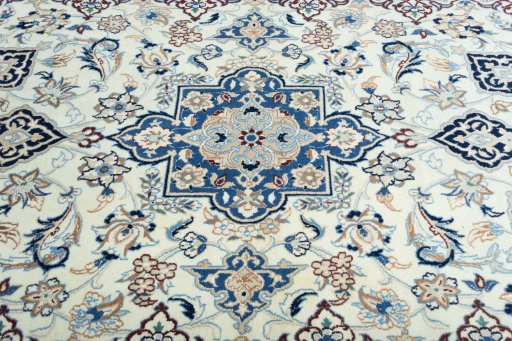 Central medallion detail of 2000s Nain rug from Iran / Persia