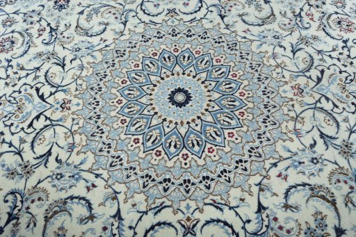 Central medallion detail of 2000s Nain rug from Iran / Persia