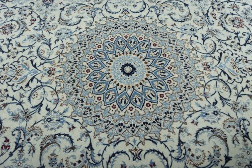 Central medallion detail of 2000s Nain rug from Iran / Persia