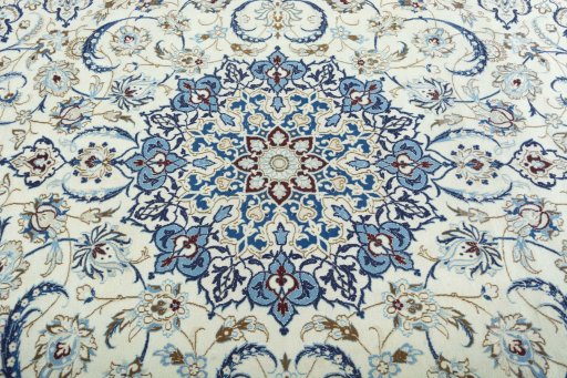 Central medallion detail of 2000s Nain rug from Iran / Persia