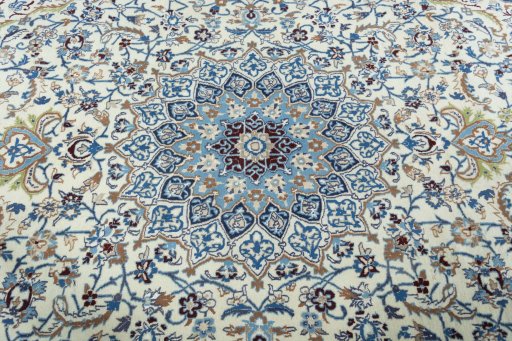 Central medallion detail of 2000s Nain rug from Iran / Persia