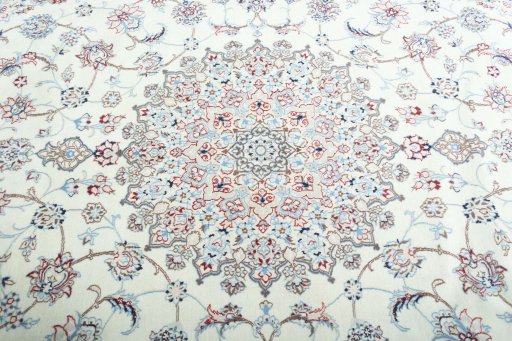 Central medallion detail of 2000s Nain rug from Iran / Persia