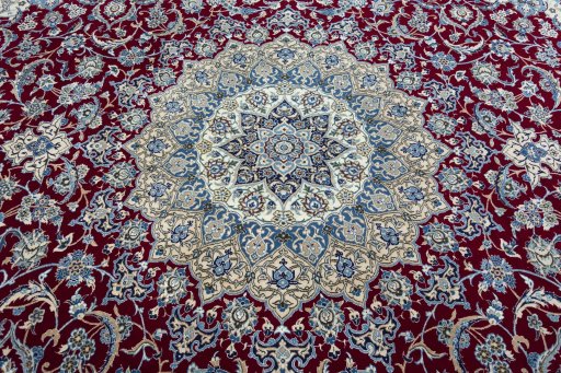 Central medallion detail of 2000s Nain rug from Iran / Persia