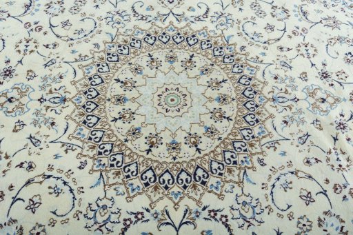 Central medallion detail of 2000s Nain rug from Iran / Persia