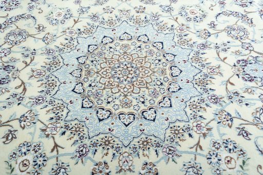 Central medallion detail of 2000s Nain rug from Iran / Persia