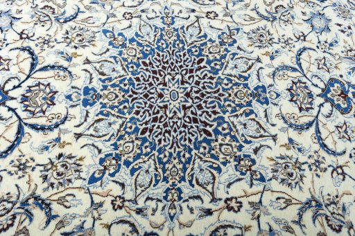 Central medallion detail of 2000s Nain rug from Iran / Persia