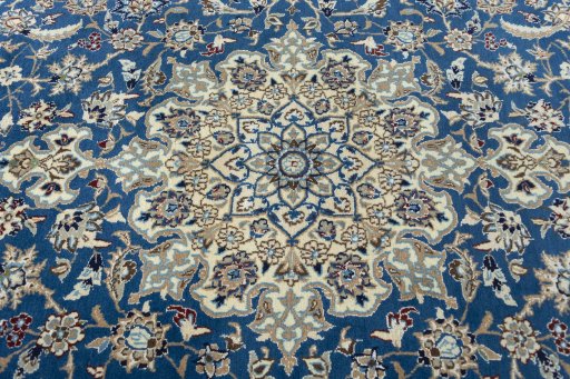 Central medallion detail of 2000s Nain rug from Iran / Persia