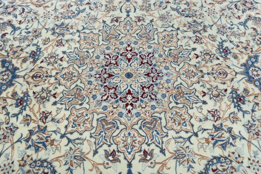Central medallion detail of 2000s Nain rug from Iran / Persia