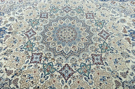 Central medallion detail of 2000s Nain rug from Iran / Persia
