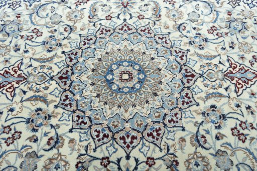 Central medallion detail of 2000s Nain rug from Iran / Persia
