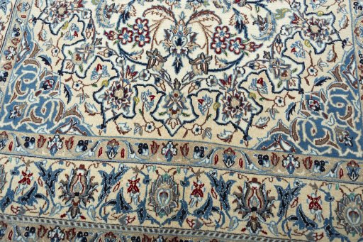 Central medallion detail of 2000s Nain rug from Iran / Persia