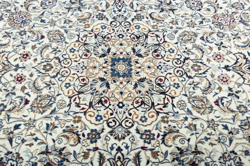 Central medallion detail of 2000s Nain rug from Iran / Persia