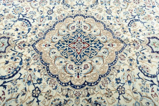 Central medallion detail of 2000s Nain rug from Iran / Persia