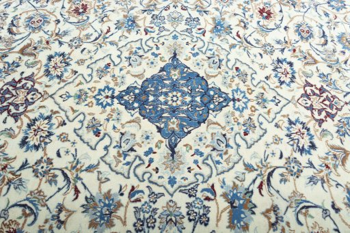 Central medallion detail of 2000s Nain rug from Iran / Persia