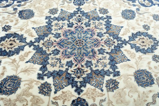 Central medallion detail of 2000s Nain rug from Iran / Persia